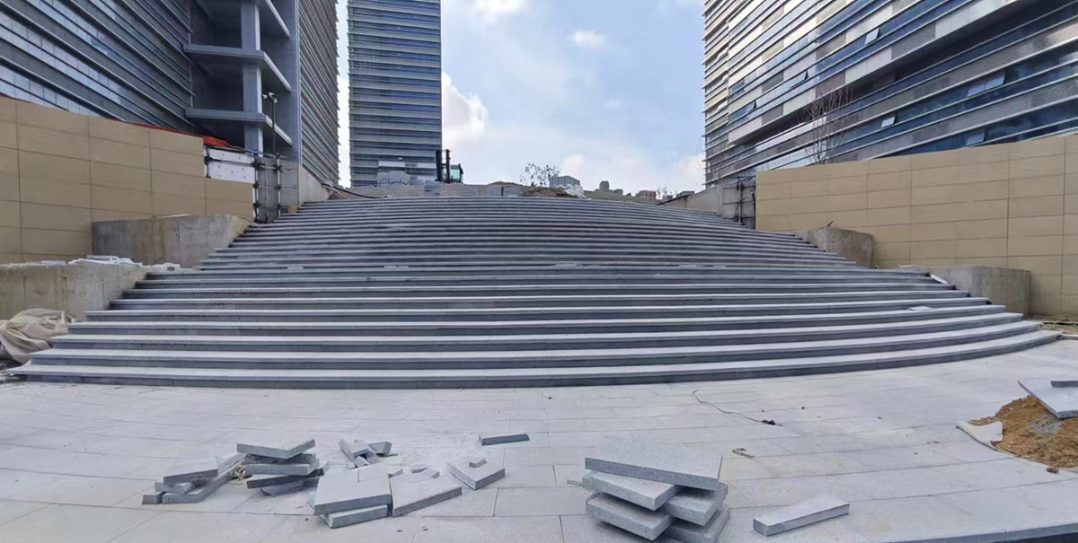 青岛工地鲁灰石材地铺和台阶