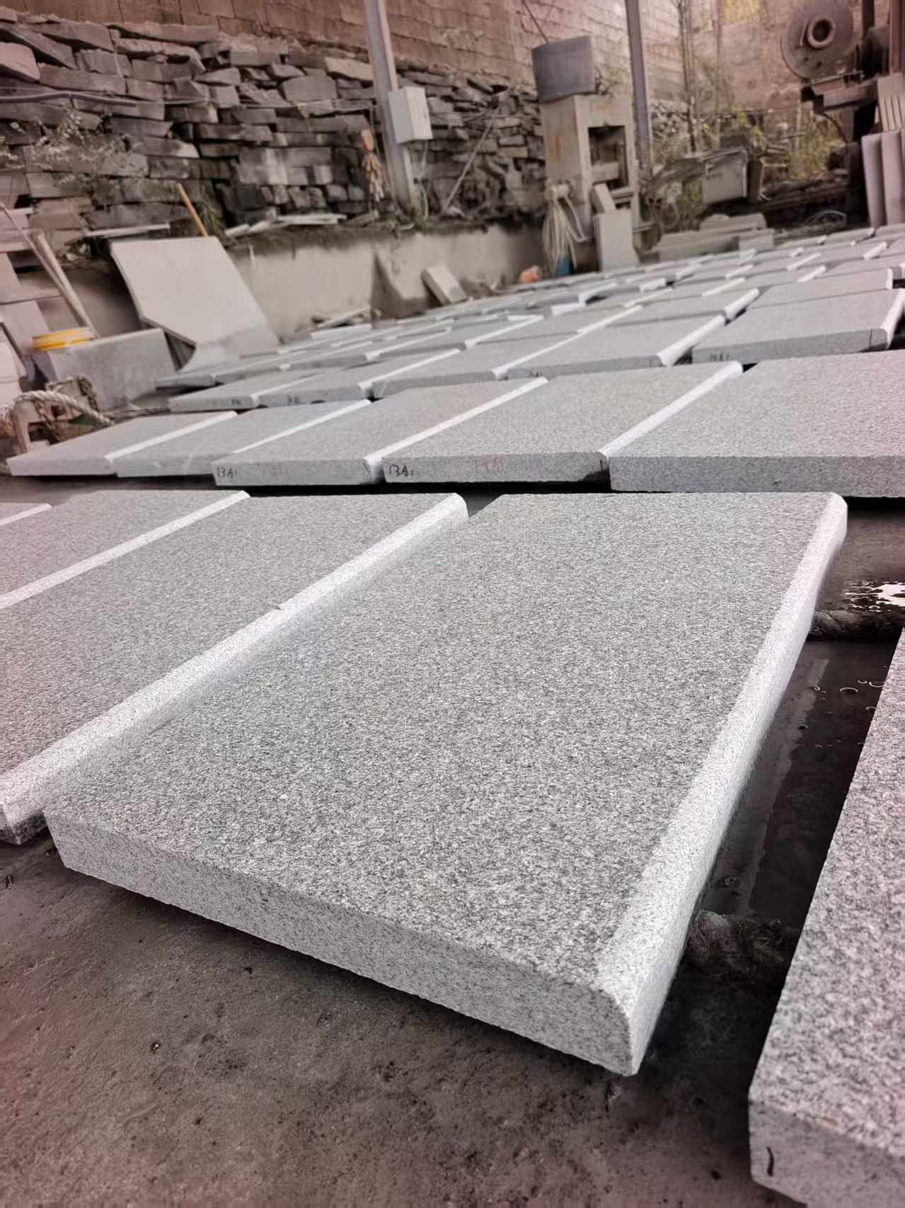 鲁灰火烧面台阶板