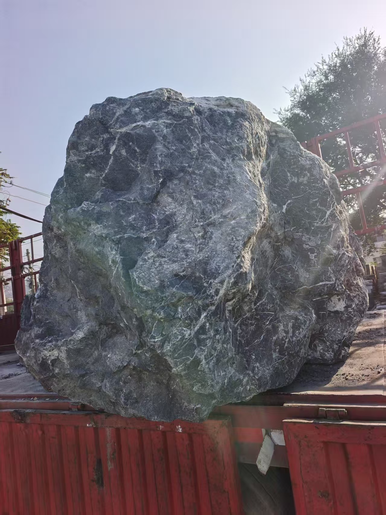 黑山石置石